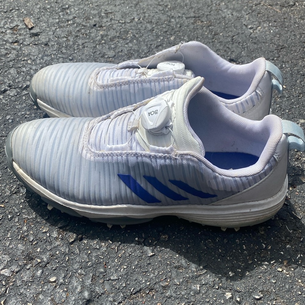 Golf shoes